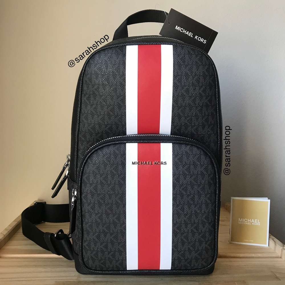 🌼Michael Kors sling pack Men